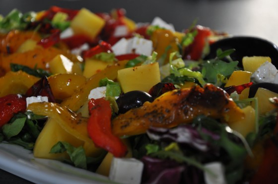 Salat med grillet peberfrugt