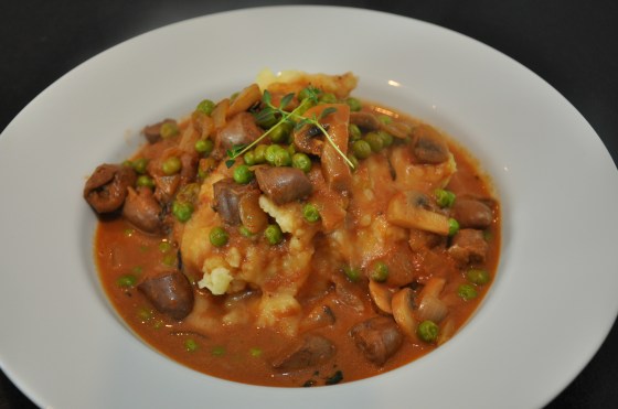 Kyllingehjerter i flødesovs