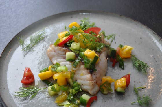 Mørksej med chunky tomat-mango salsa Foto: Camilla Lykke Jensen